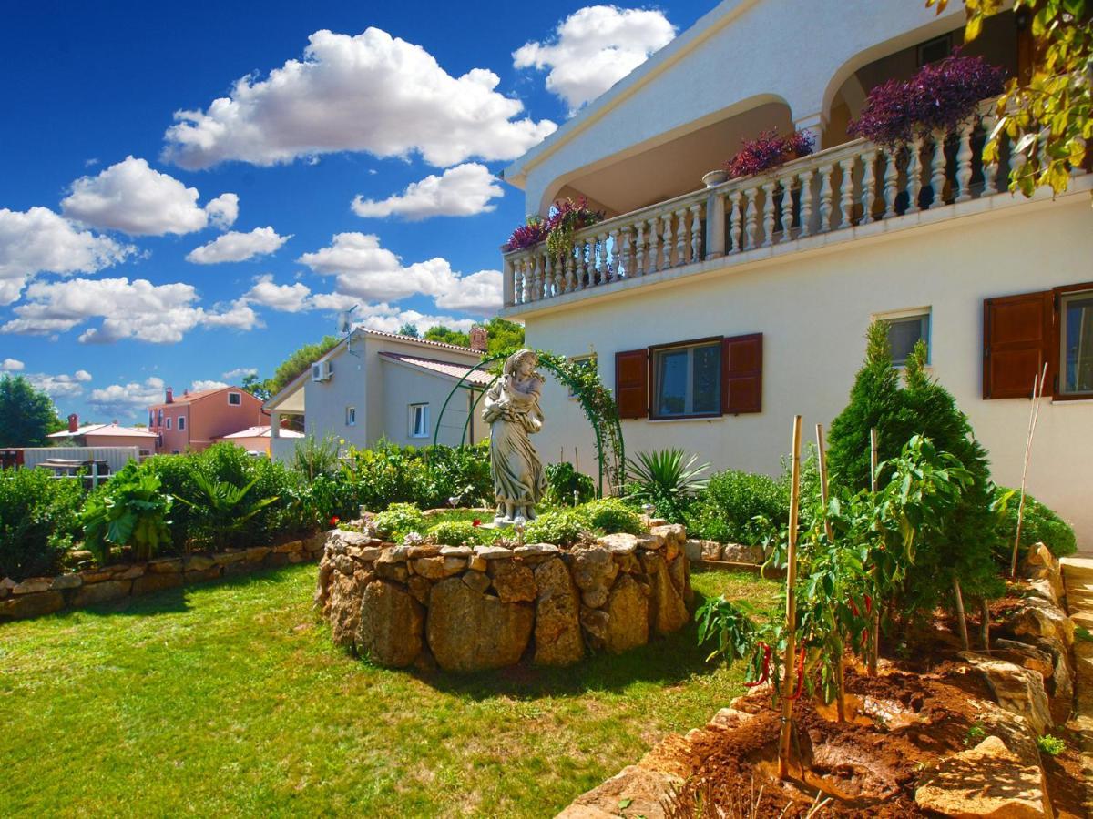 Apartments Vrcevan 811 Medolino Esterno foto
