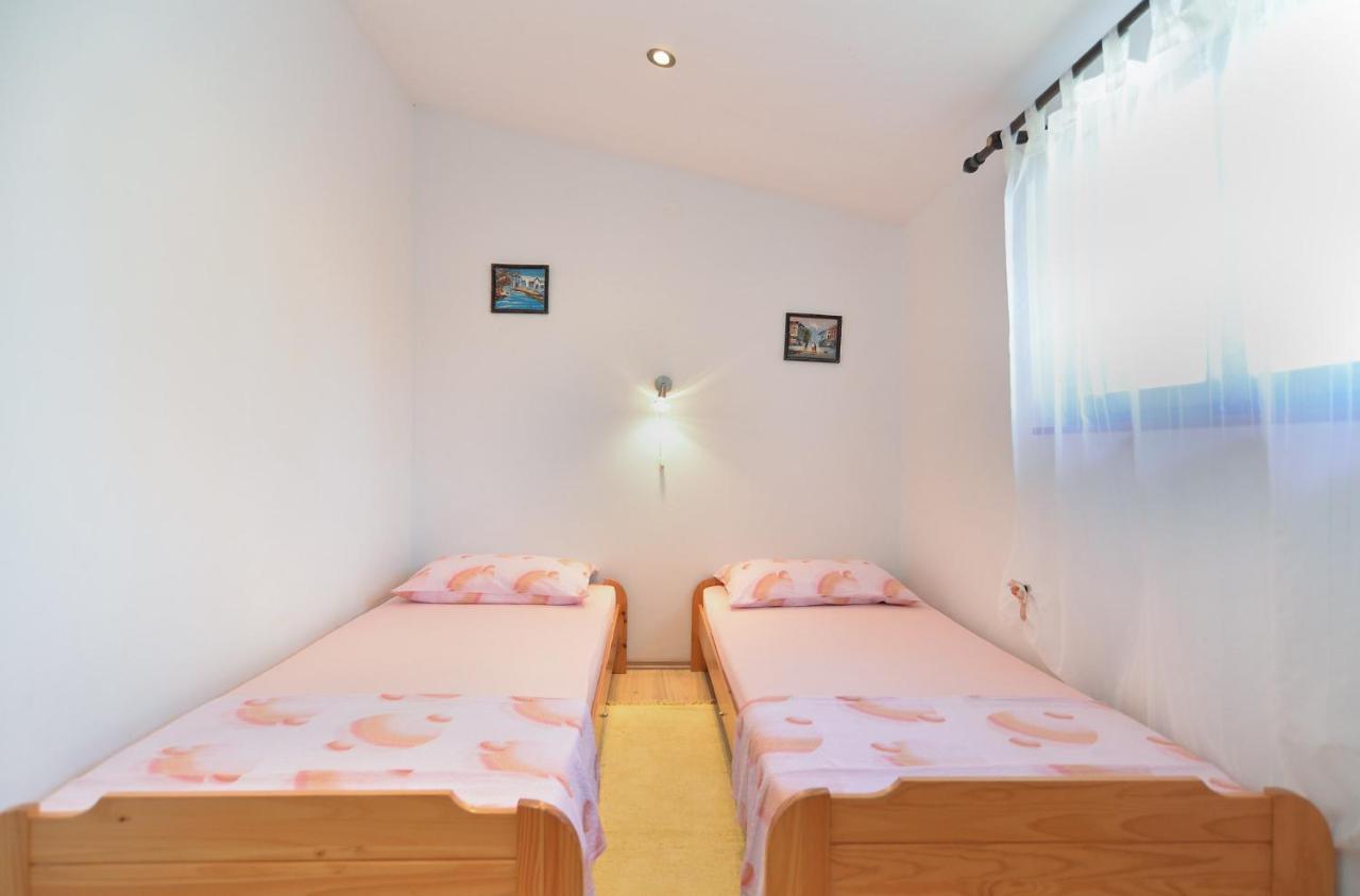 Apartments Vrcevan 811 Medolino Esterno foto