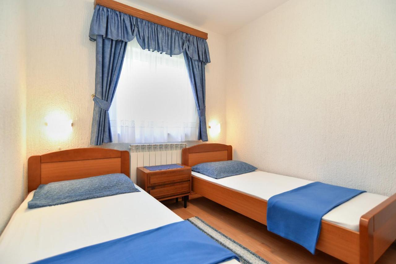 Apartments Vrcevan 811 Medolino Esterno foto