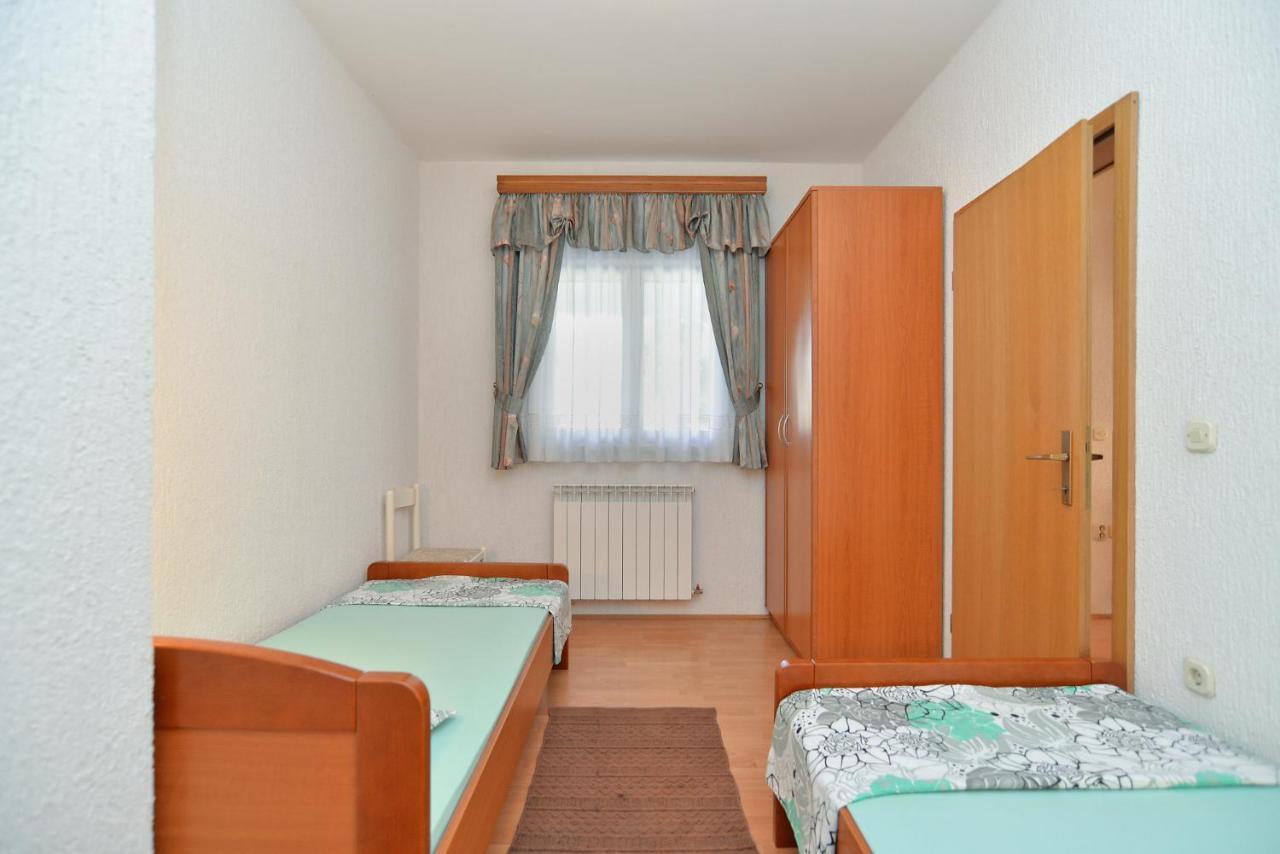 Apartments Vrcevan 811 Medolino Esterno foto